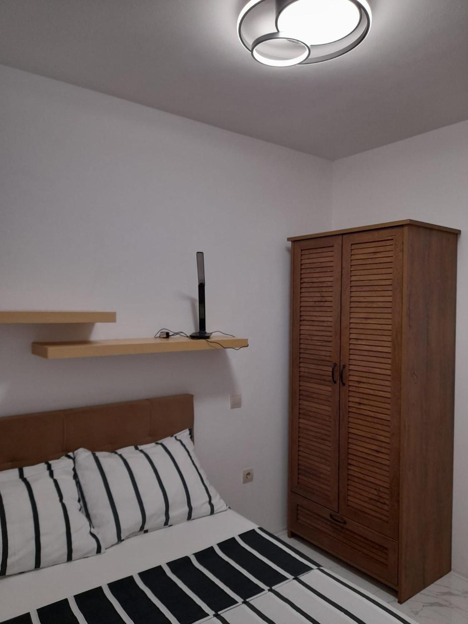 Apartments Malou Baška Voda Oda fotoğraf