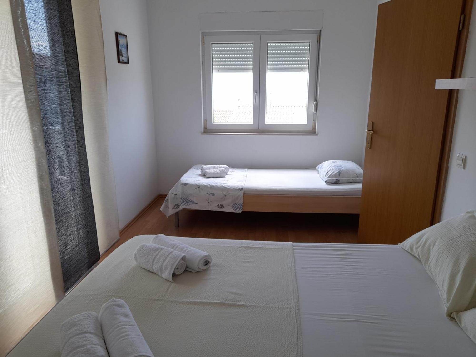 Apartments Malou Baška Voda Oda fotoğraf