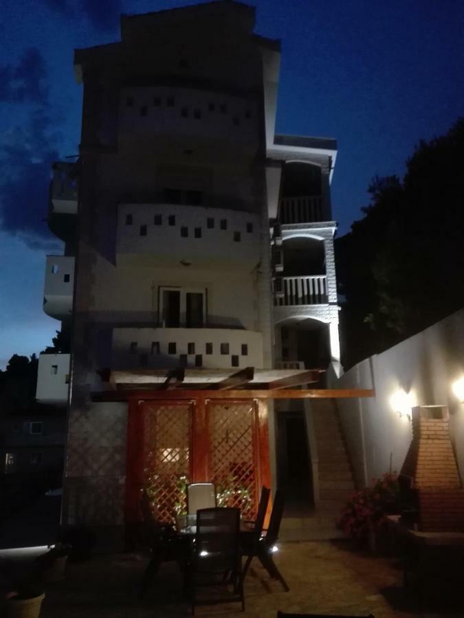 Apartments Malou Baška Voda Dış mekan fotoğraf
